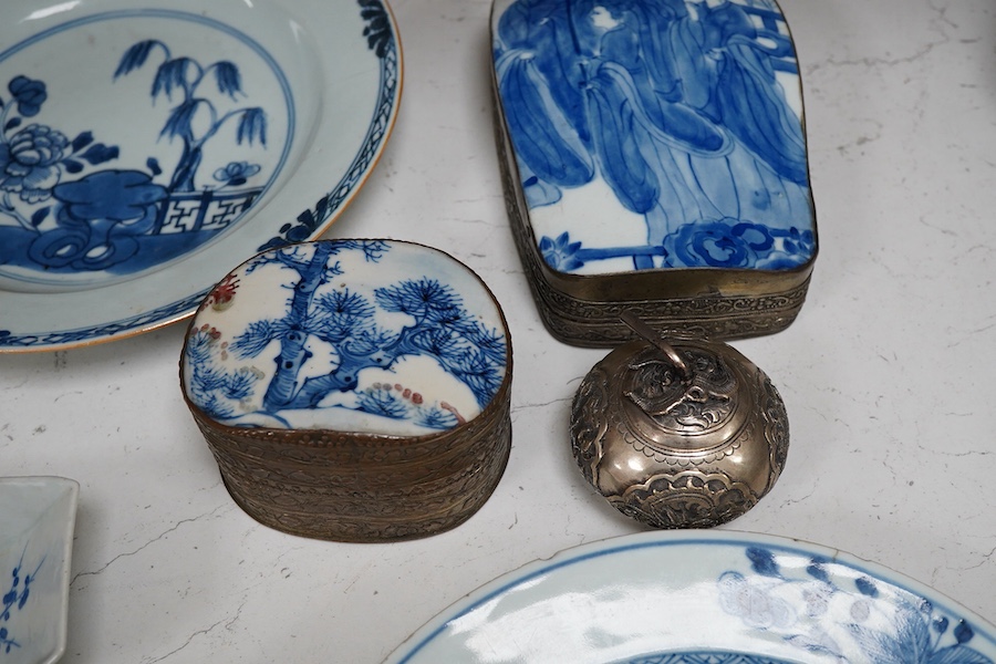 A group of Chinese blue and white porcelain and white metal, 18th century and later, 23cm